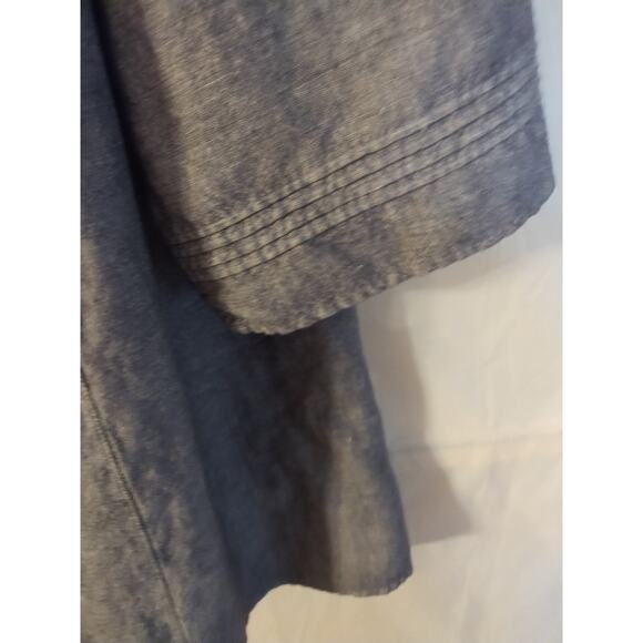 Women's Gray Button-Up Top - Picture 5 of 8